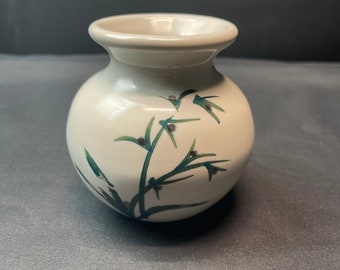 Handbemalte kleine Vase mit Olivenzweig – mediterran inspiriertes Dekor