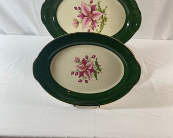 Juego de 2 platos vintage para servir Taylor Smith con borde verde y patrón de lirio floral