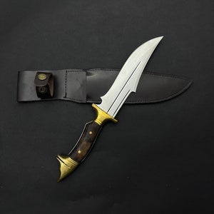 Handmade Wolf Head Hunting Knife: Personalized Engraved Full Tang Knife