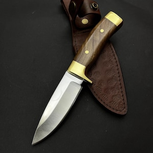 Cuchillo de caza grabado a medida con mango de madera - Cuchillo portátil para acampar al aire libre con funda de cuero - Regalo único para hombres, regalo de Navidad