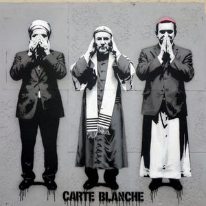Carte Blanche: Sehe das nichts Böses Interfaith Street Art T-Shirt