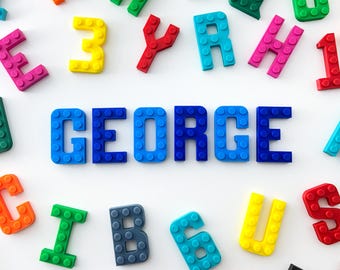 Letras pequenas compatíveis com blocos de montar - Letras 3D personalizadas para bolo - Letras de bloco personalizadas para bolo - Letras de Feliz Aniversário - Decoração de aniversário com tema de blocos