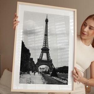 Encanto de la Torre Eiffel: Fotografía vintage de París de los años 70, elegancia atemporal para sus paredes, impresión fotográfica en blanco y negro