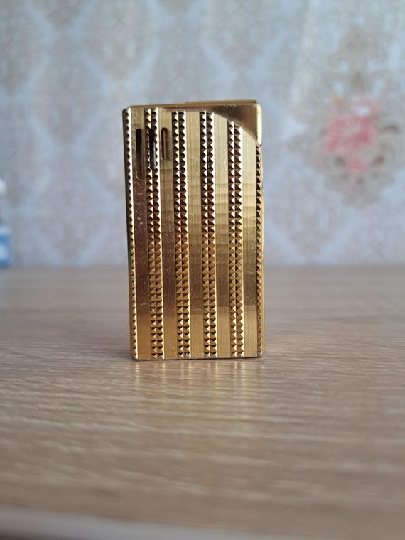 cigarette lighter collectables Vintage Lighters Lot over 800 lighters are illustrated along with current updated market values Vintage Antique Bullet Lighter,Reusable Mini