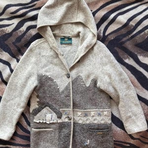 GIESSWEIN Scenic Embroidered Cardigan, Traditional Austrian Dirndl Sweater, Oktoberfest Tyrol Trachten Cardigan, Bavarian Folk Knitwear