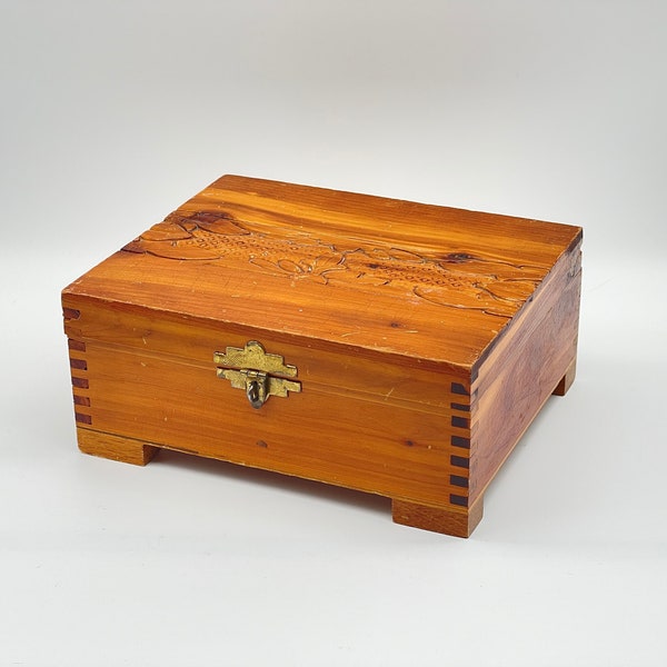 VTG, Rustic Carved Cedar Wood Box, 1970s - Great for Cottage Styling!