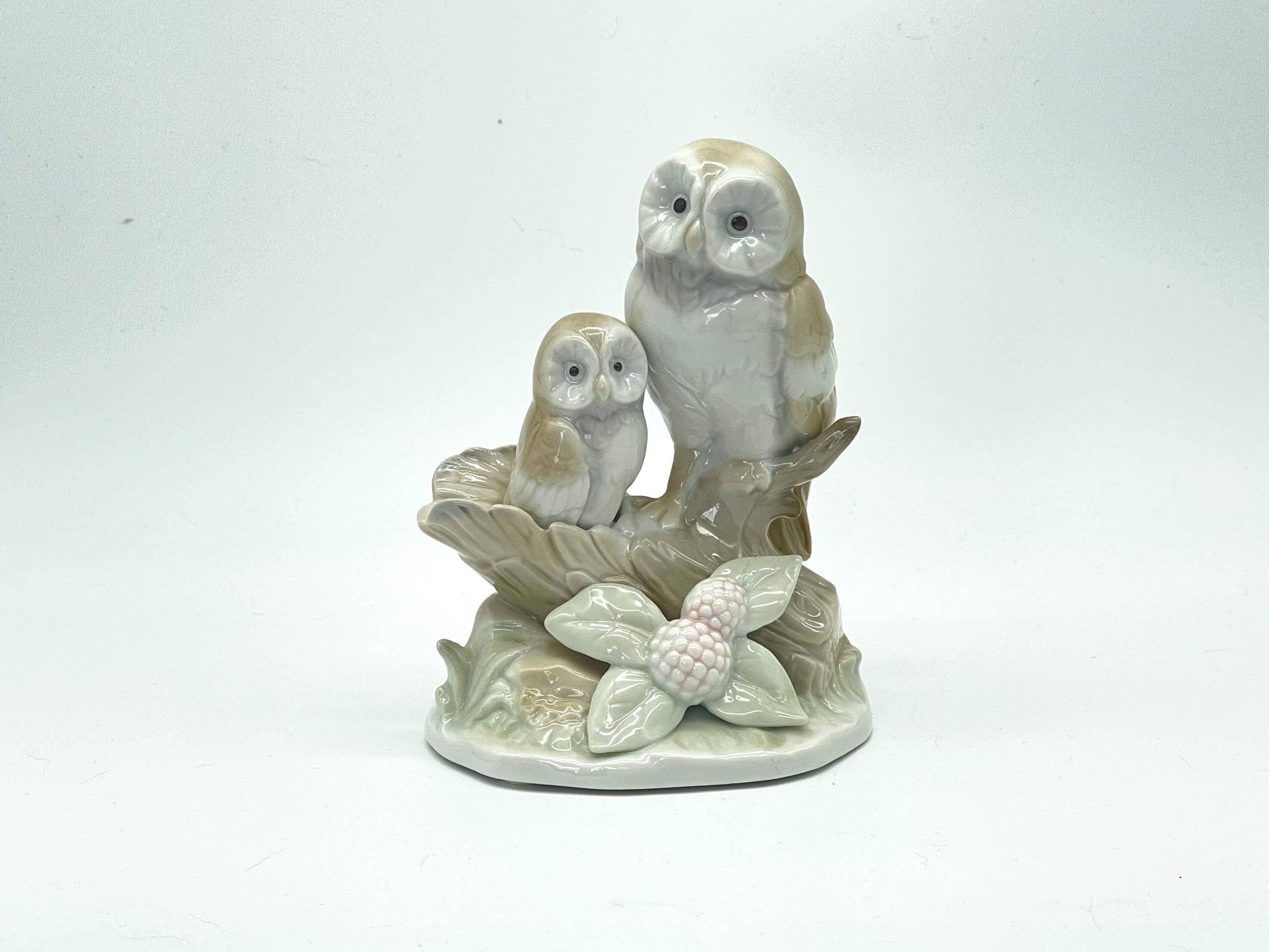 Vintage Porcelain Owls Figurine, Mama and Baby, Made in Taiwan 1980s