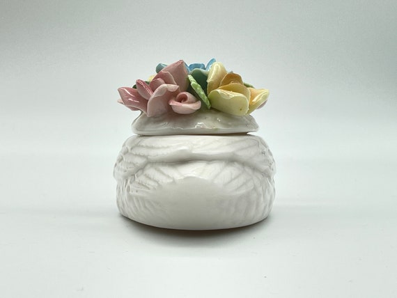 VTG, Porcelain Swan with Hand Applied Flowers Tri… - image 4