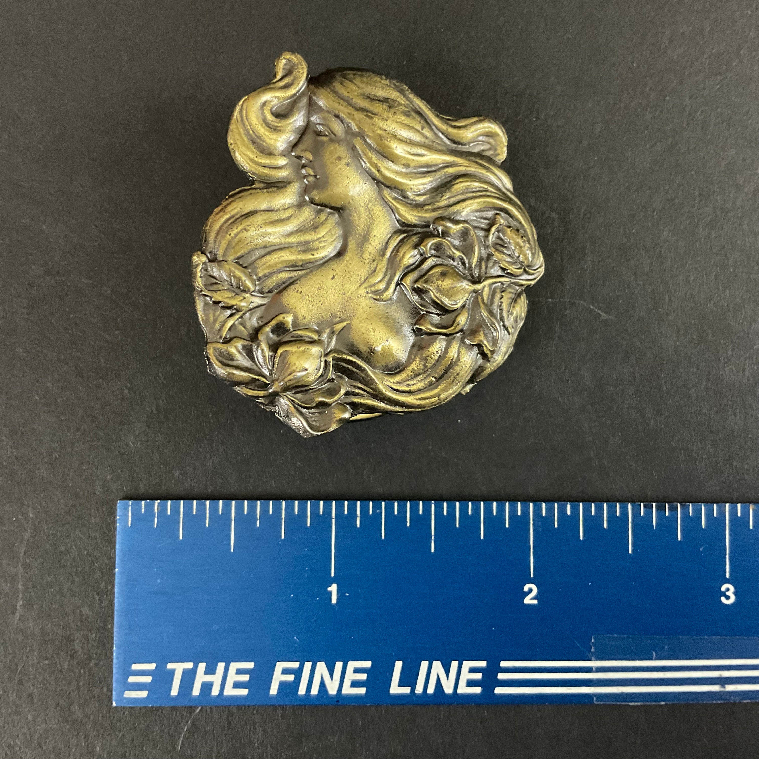 Beautiful NUDE WOMAN Long Flowing Hair W/flowers Belt Buckle Solid