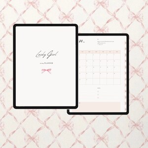 Könnte beinhalten: Ein rosa-weißer digitaler Planer mit dem Text "Lucky Girl 2024 Planner" auf dem Cover. Der Planer hat eine Kalenderseite mit dem Monat Juli.