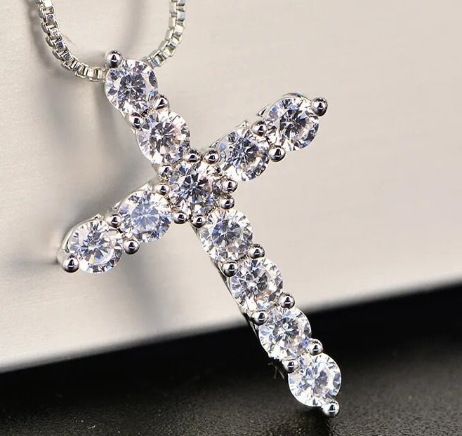 Collana Pendente Croce Moissanite 2ct In Argento 925 - Gioiello Religioso