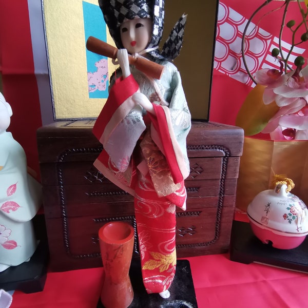 D31 Poupée Geisha Ningyo. Curiosité et artisanat du Japon.