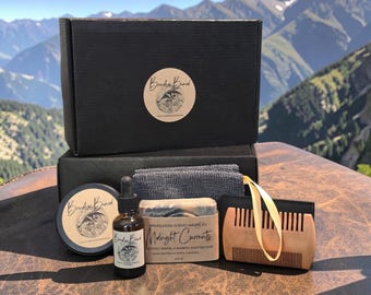 Mens Beard Grooming Kit – Beard Oil, Beard Balm, Artisan Soap, Soap Saver Sack & Wooden Comb Gift Set for Him – Beard Care Gift Box