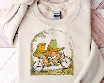 Frog And Toad Sweatshirt, Cute Frog Shirt, Cottage core Aesthetic, Frog Sweatshirt, Frog and Toad Unisex T-shirt, Funny Classic Shirt