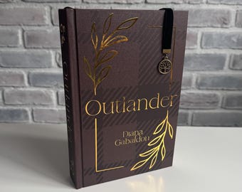 Outlander de Diana Gabaldon ~ Libro encuadernado, tapa dura ~ Hecho a mano, diseño original ~ Marcapáginas de terciopelo adjunto