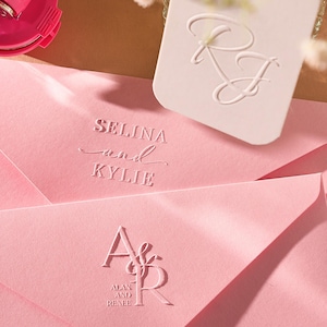 HOCHZEITS-EINLADUNGS-EMBOSSER - Kundenspezifisches Monogramm-Design, personalisiertes Siegel, Hochzeits-Briefpapier, Braut- & Bräutigamgeschenk, Forever Love-Stempel