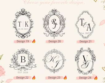 Può includere: Una collezione di sei design di monogrammi in bianco e nero etichettati da Design 19 a Design 24. Ogni design presenta cornici ornate, elementi floreali e iniziali come TK, RJ, TEA, B, KJ e VG, con date come 05.20.2027 e Est. 2027.