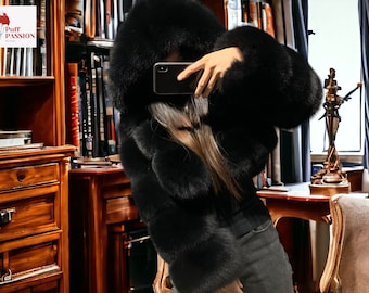 Kort damesjack | Pluizige jas met capuchon en rits | Stijlvolle streetwear