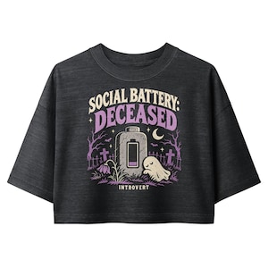 Social Battery Deceased Crop Top, Funny Halloween Introvert Cropped Tee, Spooky Season Boxy Crop T-Shirt for Women