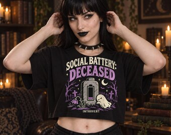 Social Battery Deceased Crop Top, Funny Halloween Introvert Cropped Tee, Spooky Season Boxy Crop T-Shirt for Women