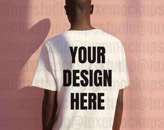 Maqueta de camiseta blanca Gildan 5000 / Fotografía de moda comercial / Vista posterior / Descarga digital para diseñadores