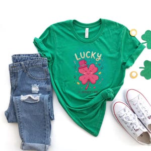 St. Patricks Day Lucky T-Shirt, irisches Glücksbringer-T-Shirt, Damen Shamrock Shirt