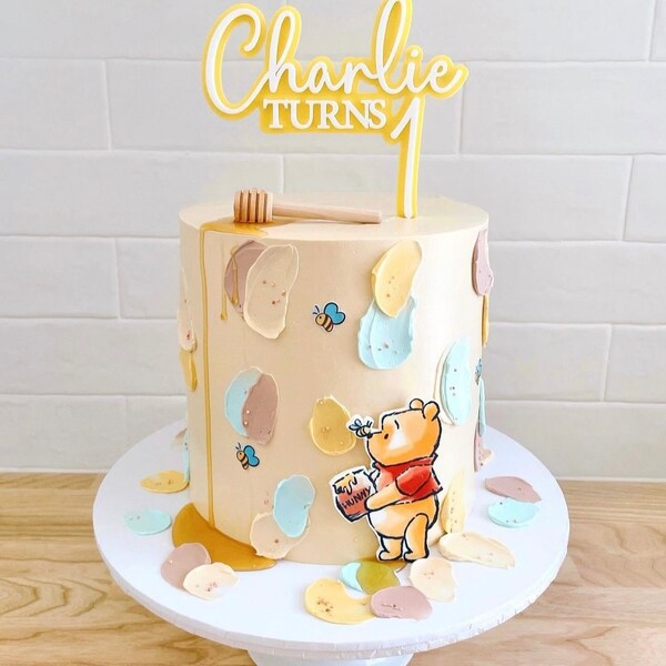 Winnie the pooh cake topper