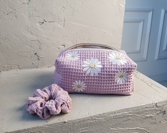 Sustainable Waffle Cotton Makeup Bag With Embroidered Daisies and Hair Scrunchie, Bridesmaid Makeup Bag, Best Friend Birthday Gift