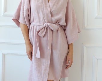 Kimono da donna in mussola di cotone naturale SANTORINI colore rosa antico, vestaglia kimono in mussola a doppio strato, vestaglia da spiaggia leggera e abbigliamento per la casa