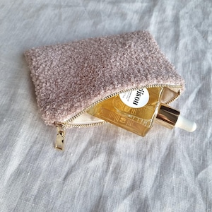 Mini astuccio Teddy con cerniera Dusty Rose, piccolo portamonete soffice fatto a mano, borsellino con cerniera per rossetto carino e peloso, mini astuccio da viaggio Sherpa