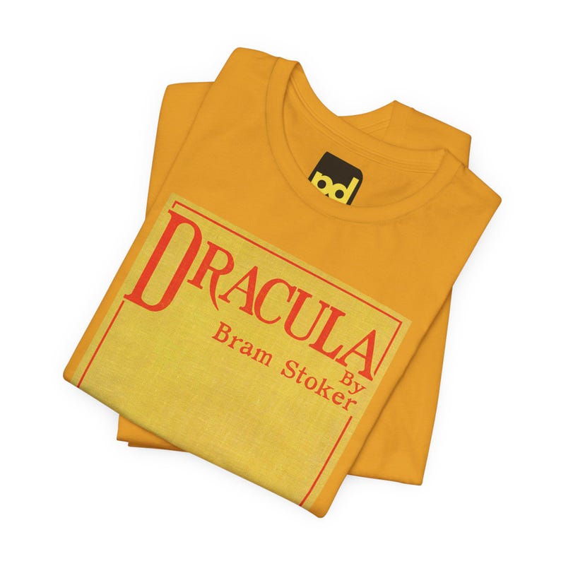 Dracula-Buchcover-T-Shirt, Bram-Stoker-Shirt für Gothic-Literatur-Fans, Geschenkidee für Klassiker-Leser Bild 4