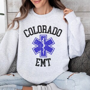 Personalisiertes EMT-Sweatshirt mit dem Star of Life-Logo, individuelles Geschenk für EMT, Sanitäter-Shirt, Ersthelfer-Kleidung, Notfall-Tech