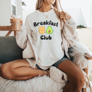 Frühstücksclub Ästhetische Boho Retro Vintage Grafik-T-Shirt | Retro Grafik T-Shirt | Grunge Hippie Boho Grafik | Comfort Colors T-Shirt |Lustig