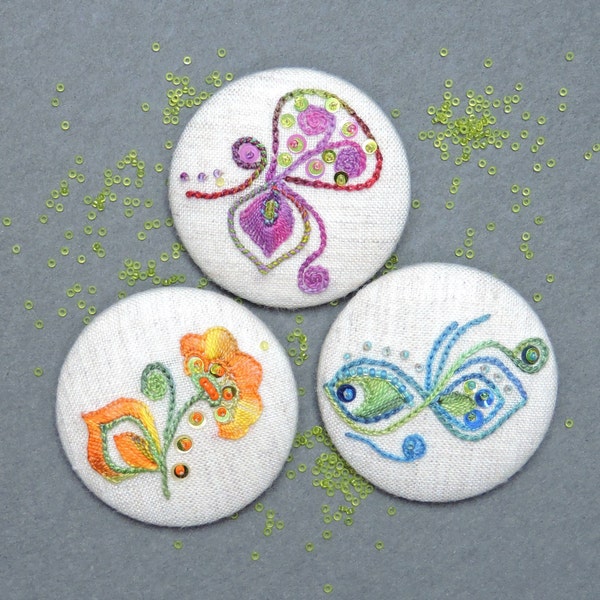 Badges brodés, inspiration broderie bretonne Glazig, bijoux, accessoires femme brodés à la main, création artisanale, cadeau, pièces uniques