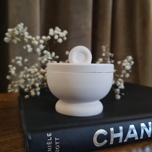 Handmade Jesmonite Jar with Lid: Jewelry Storage, Nightstand Decor