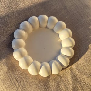 Plateau à bulles en jesmonite fait main : porte-bijoux