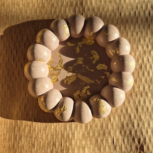 Vide-poches artisanal en jesmonite : porte-bijoux en feuille d&#39;or