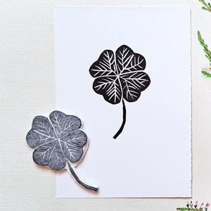 Czterolistna koniczyna – stempel z gumy „Szczęśliwa koniczyna” do dzienników, scrapbookingu, majsterkowania, kartek na dzień św. Patryka, etykiet prezentowych, szczęśliwego znaku