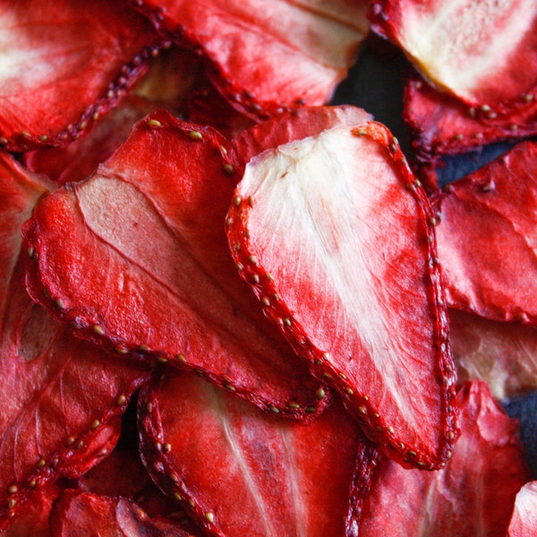 100% Organic Dried Strawberry, Dehydrated Strawberry Chips, Dried Strawberry Pieces, Heathy Snack, Kids Snackables