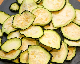 Zucchini, Bio getrocknete Zucchini Chips: Gesunder Paleo Snack