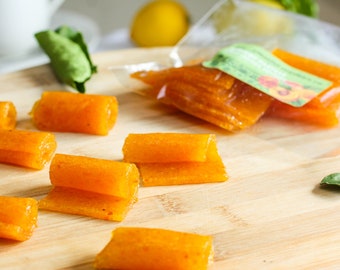 Rouleaux de cuir bio aux fruits à l'orange, en-cas sain végétalien