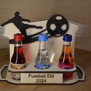 Holzlasern Lasercut Geschenk Schnapshalter Fußball