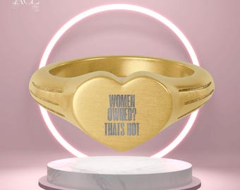 Herzförmiger Siegelring „That's Hot“ von Women Owned | Gravierter Edelstahlring