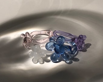 Monochromatische madeliefjebloem Glazen Ring - Strakke minimalistische borosilicaat sieraden, ambachtelijk handgemaakt cadeau, perfect cadeau