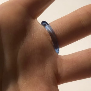 Blauwe glazen ring strakke minimalistische borosilicaat sieraden, ambachtelijk handgemaakt cadeau, perfect cadeau voor Pasen of Moederdag afbeelding 9