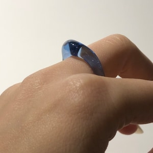 Blauwe glazen ring strakke minimalistische borosilicaat sieraden, ambachtelijk handgemaakt cadeau, perfect cadeau voor Pasen of Moederdag afbeelding 8
