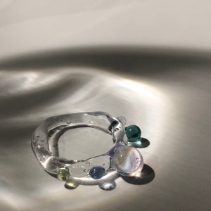 Bunter Glasring eleganter, minimalistischer Borosilikat-Schmuck, handgefertigtes Geschenk, perfektes Geschenk für Ostern oder Muttertag Ring 1