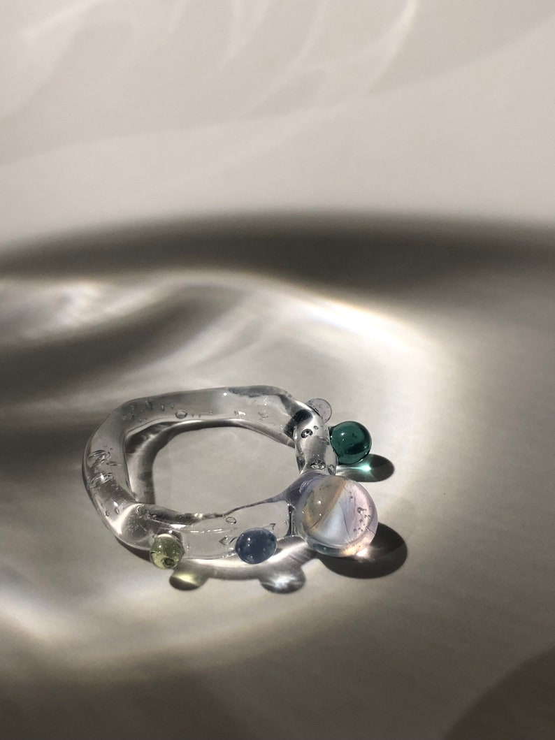 Anello in vetro colorato Eleganti gioielli minimalisti in borosilicato, regalo artigianale fatto a mano, regalo perfetto per Pasqua o festa della mamma Ring 1