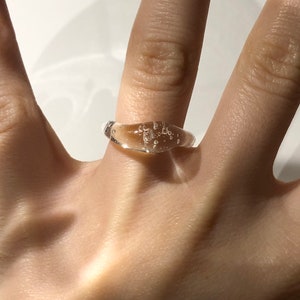 Bague en verre transparent, bijoux borosilicatés minimalistes et élégants, cadeau artisanal fait main, cadeau parfait pour Pâques ou la fête des mères image 2