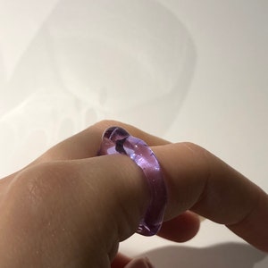 Lila Glas Ring Minimalistischer Borosilikat Schmuck, handwerkliches Geschenk, perfektes Geschenk für Ostern oder Muttertag Bild 9